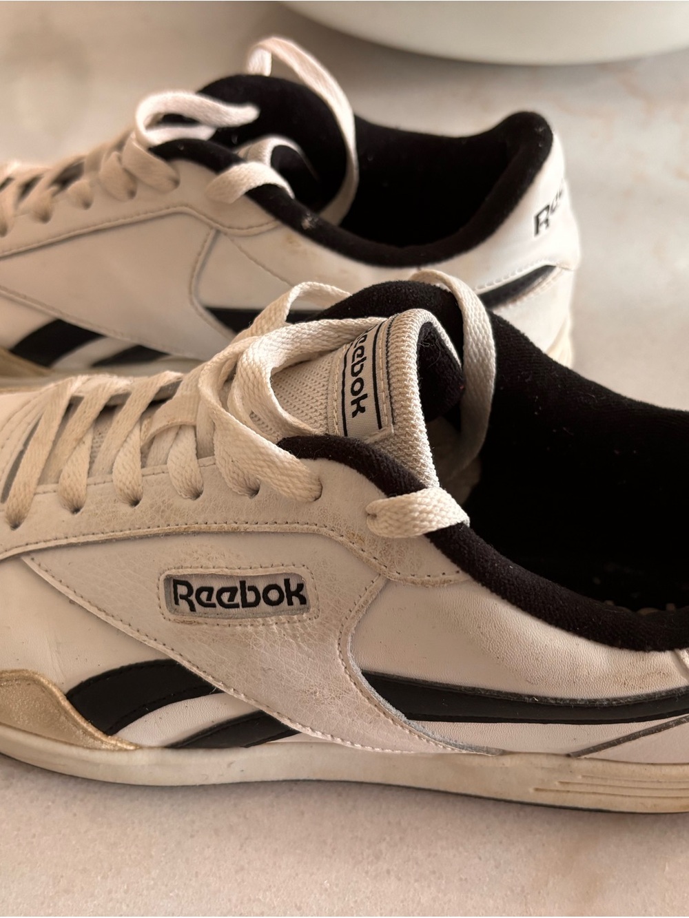 Reebok Galaxy 7 Vintage White & Black Low Top Sneakers Sz 10
